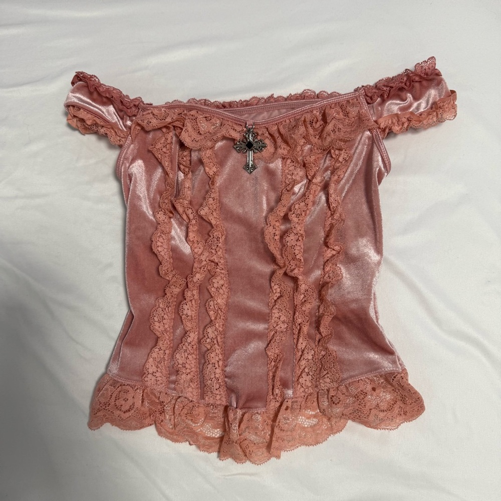ROMWE Rose Pink Velvet Lace Off-Shoulder Camisole with Cross Charm